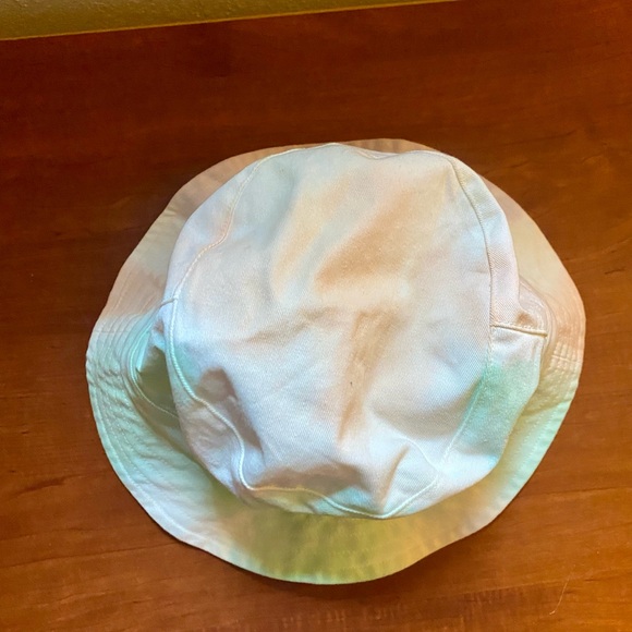 adidas Green and White Bucket Hat - Picture 5 of 7